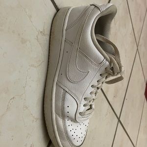 Nike court vision low. Barely worn. Good shape.